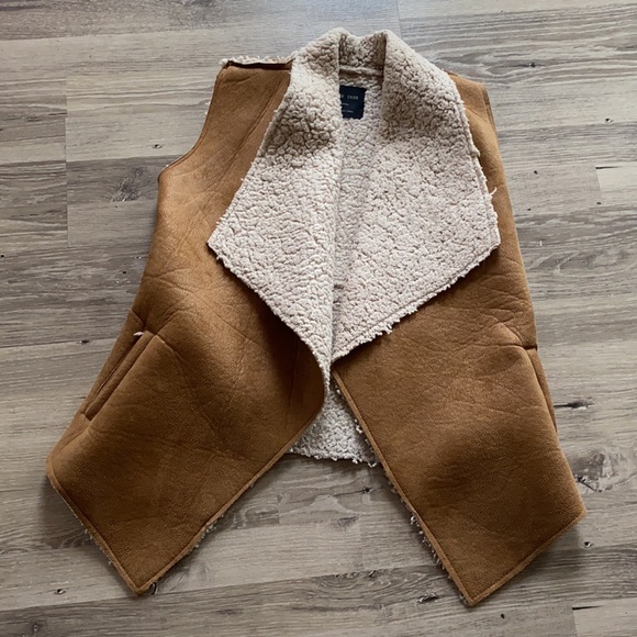 Suede Fur Vest - Picture 1 of 4